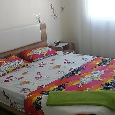 Nice Flat On Cyprus 키레니아