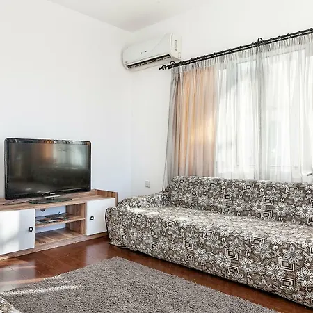 Nice Flat On Cyprus *