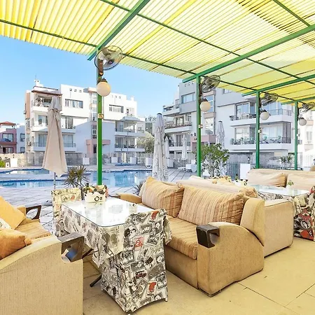 公寓 Nice Flat On Cyprus 凯里尼亚