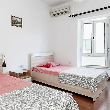 Nice Flat On Cyprus * 凯里尼亚