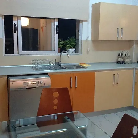 Nice Flat On Cyprus * 凯里尼亚